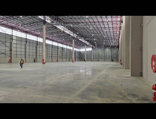 7,283M² WAREHOUSE TO LET IN JET PARK